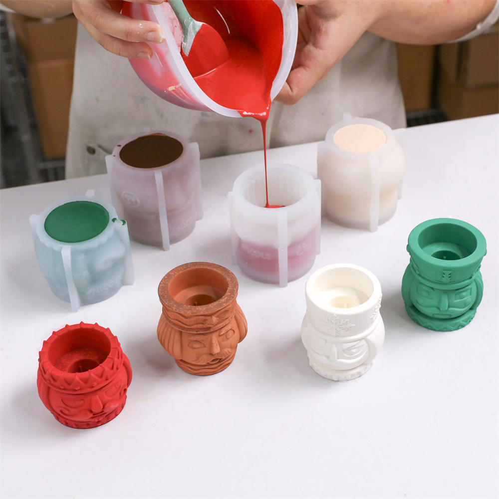 NICOLEくるみ割り人形テーパーキャンドルホルダーシリコン - Candle Quotes のレビューと価格